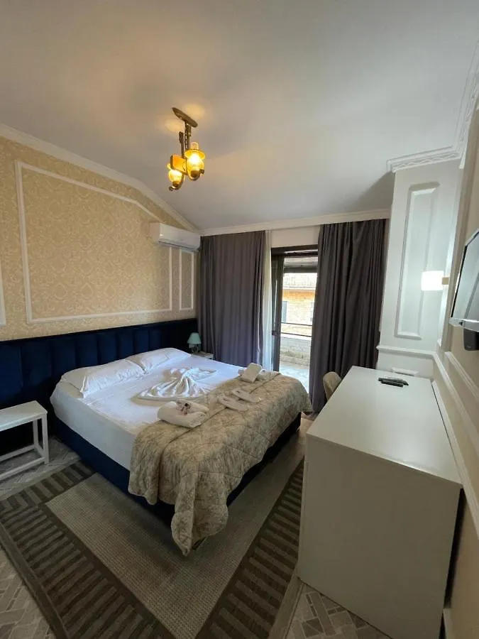 Vila Sanremo Τίρανα 3*,